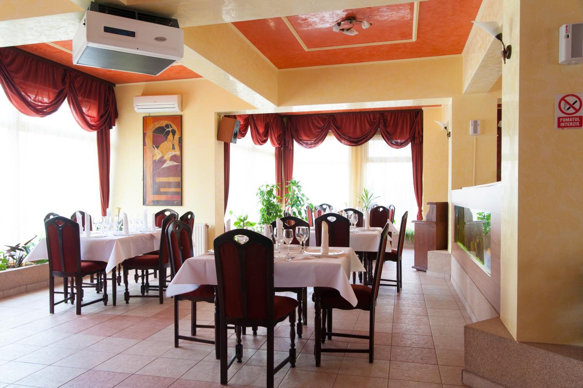 Hotel Melody Oradea Exterior photo
